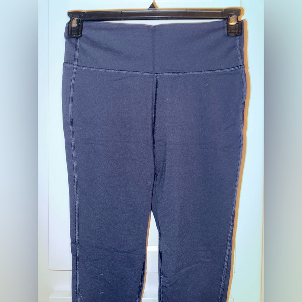 ATHLETA NAVY LEGGINGS - size medium